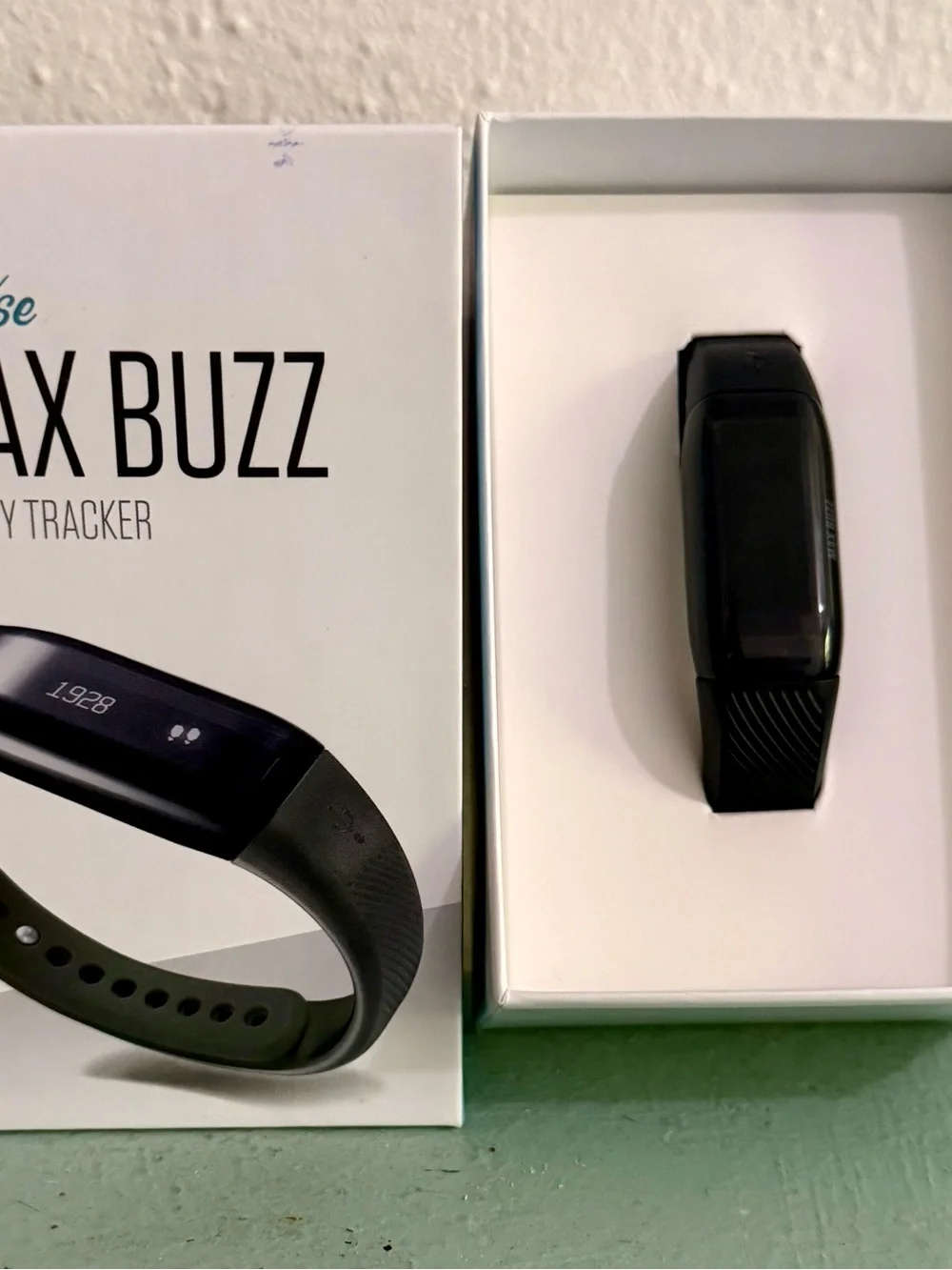 Max Buzz Activity Tracker - Black